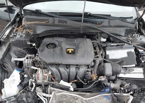 2020 Kia Forte Lxs z USA, uszkodzony, nr VIN 3KPF24AD7LE183776